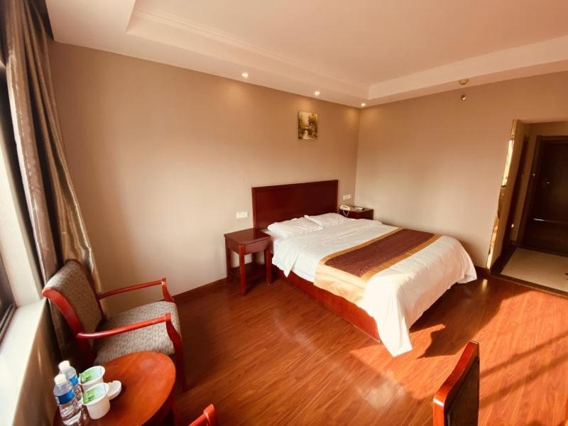 Greentree Inn Huai'An Bus Station Golden Eagle Xinya Huaihai Road Business Hotel Экстерьер фото