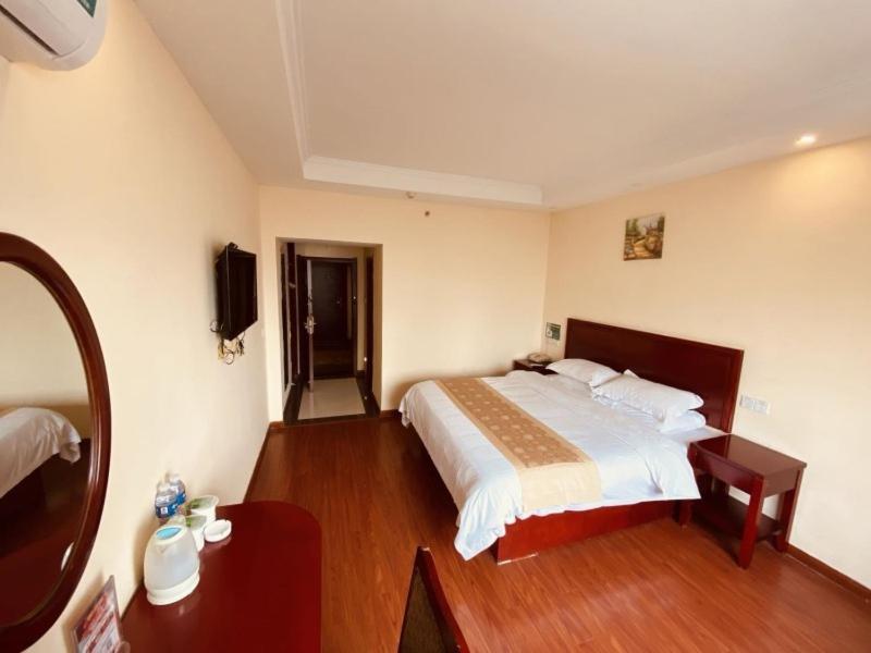 Greentree Inn Huai'An Bus Station Golden Eagle Xinya Huaihai Road Business Hotel Экстерьер фото