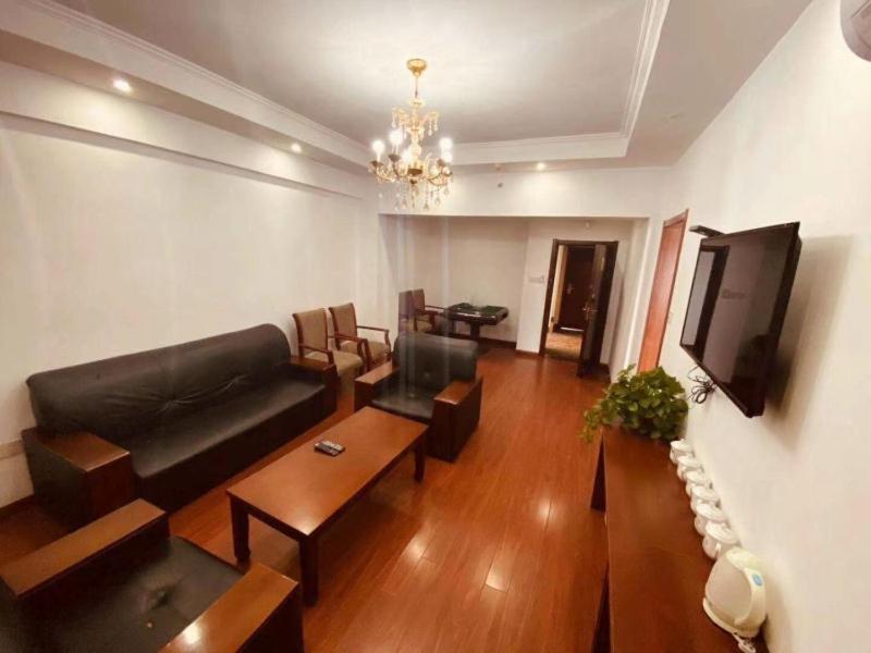 Greentree Inn Huai'An Bus Station Golden Eagle Xinya Huaihai Road Business Hotel Экстерьер фото